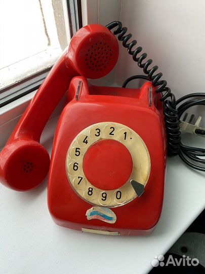 Старый дисковой телефон СССР