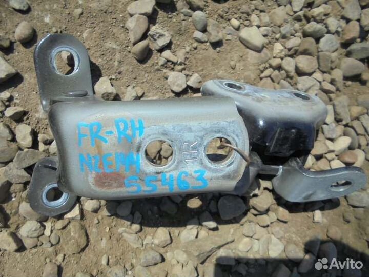 Петля двери передняя правая Toyota Corolla Fielder