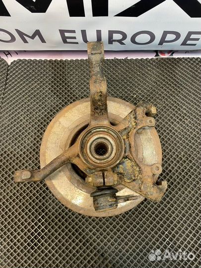 Кулак поворотный передний левый Volkswagen Golf