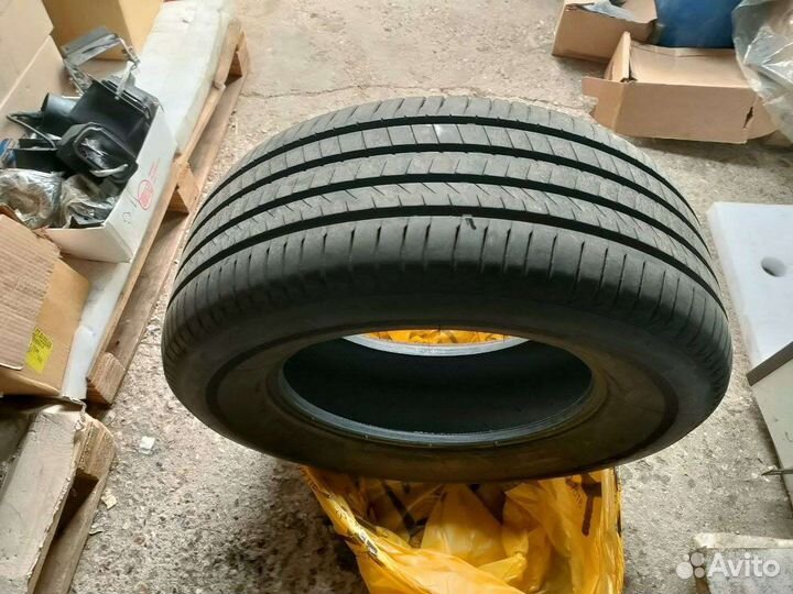 Bridgestone Alenza 001 285/60 R18