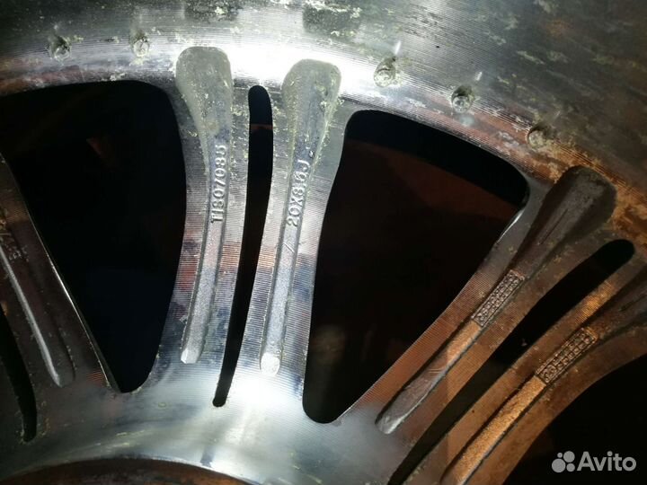 Шина с диском TIS