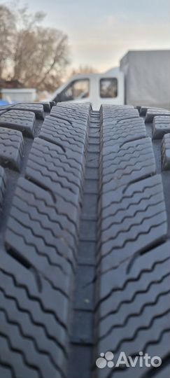 Michelin X-Ice 2 265/70 R17