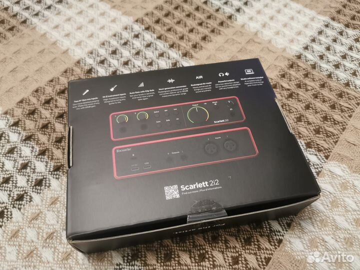 Звуковая карта Focusrite Scarlett 2i2 4th Gen
