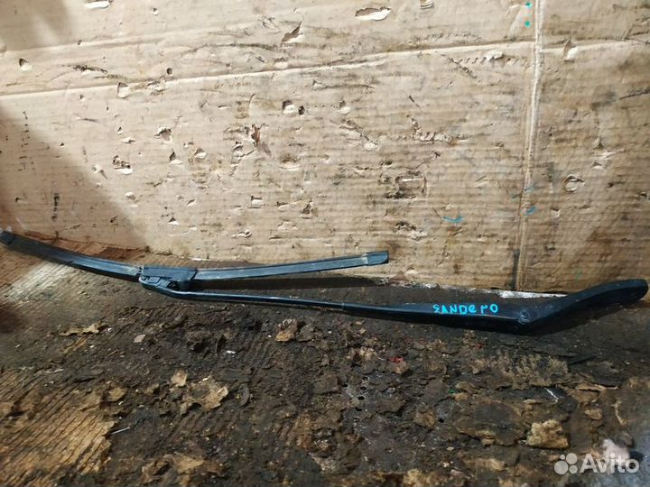 Поводок стеклоочистителя Renault Sandero