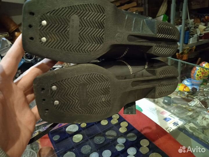 Лыжные ботинки