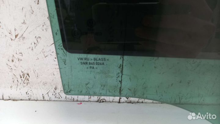 Стекло задней правой двери Volkswagen Tiguan 2