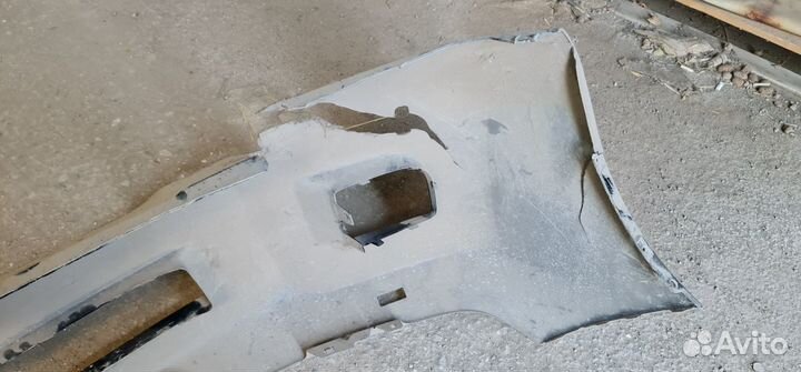 Бампер передний Toyota Land Cruiser 200