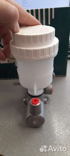 Главный тормозной цилиндр Mitsubishi l200 правый р