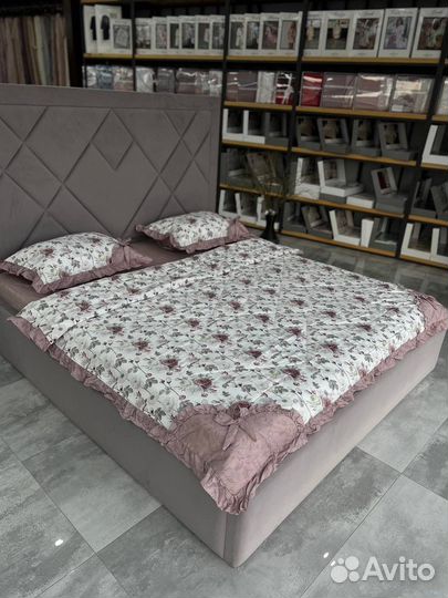 Постельное белье сатин с одеялом евро