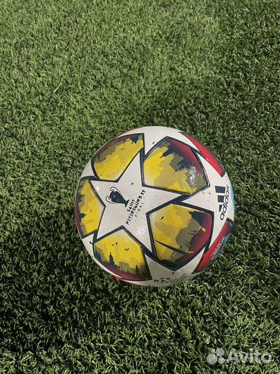 Футбольный мяч adidas лига чемпионов