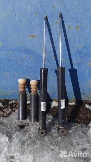 Стойки амортизаторов на Весту