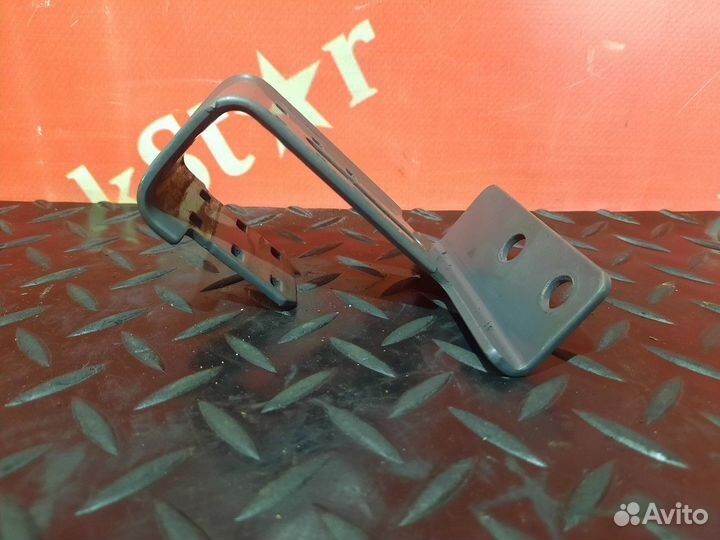 Кронштейн тормозных трубок