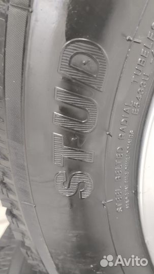 Yokohama Ice guard stud ig55 215 60 r16 PCD