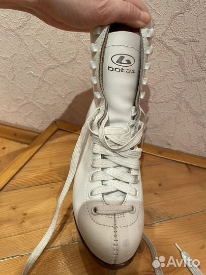 Коньки фигурные botas 37 размер