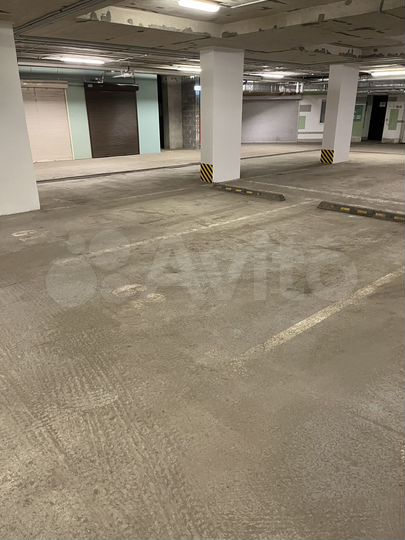 Машиноместо, 13 м²