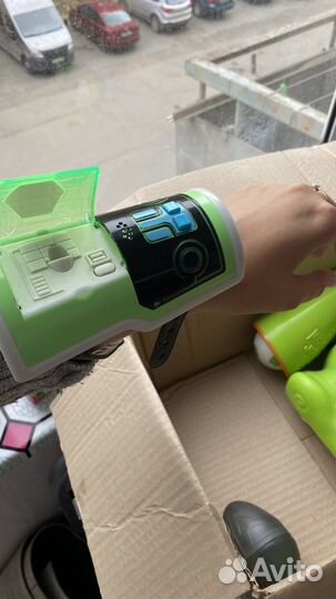 Пульт на руку майлз с другой планеты