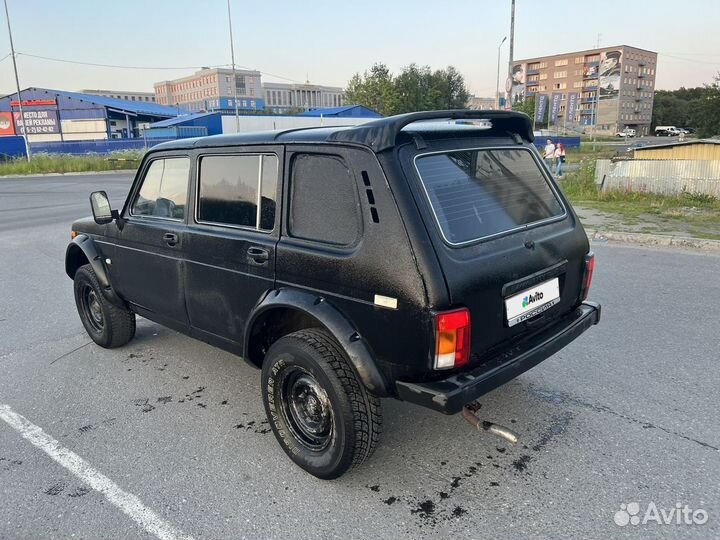 LADA 4x4 (Нива) 1.8 МТ, 2004, 200 000 км