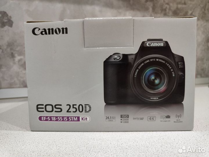 Зеркальный фотоаппарат canon eos 250d kit