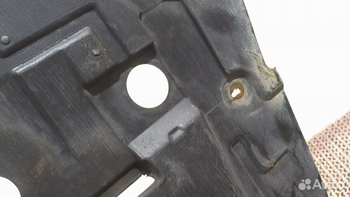 Защита моторного отсека Saab 9-3, 2007