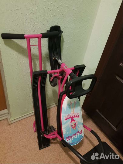 Детский снегокат со спинкой