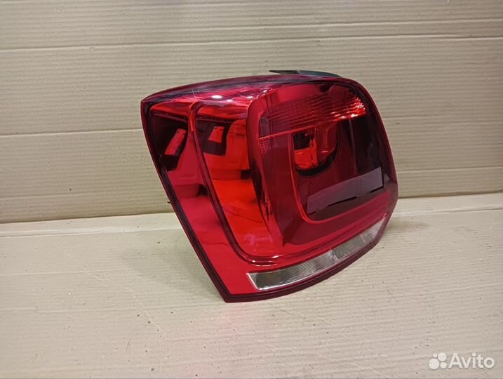 Стоп-сигнал левый Volkswagen Polo (Mk5)