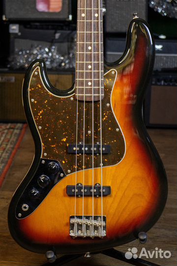 Бас-гитара CoolZ ZJB-1R Lefty