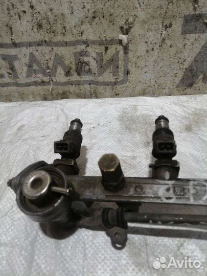 Топливная рампа Mercedes-Benz w202