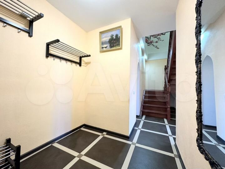 4-к. квартира, 100 м², 5/6 эт.