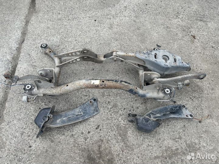 Задний подрамник на Volkswagen Passat B6