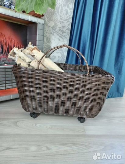 Дровница из ротанга