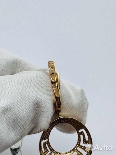 Золотые серьги с фианитом