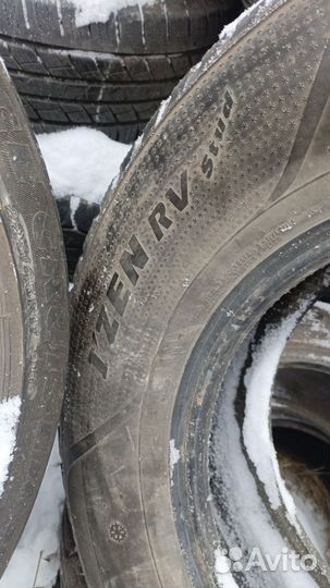 Kumho I'Zen RV Stud KC16 245/70 R16