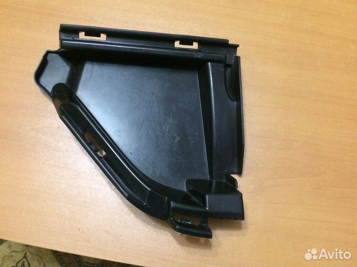 Дефлектор радиатора Renault Logan/Sandero правый