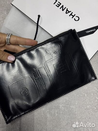 Chanel косметичка из мягкой кожи черная