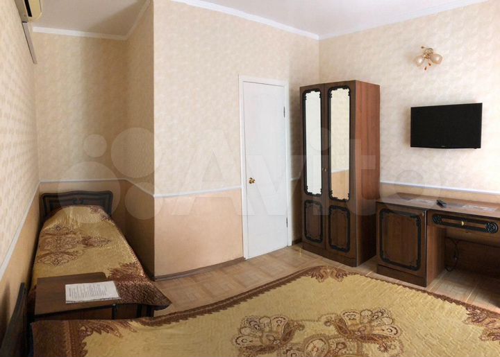 Комната 16 м² в 1-к., 1/2 эт.