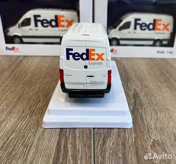 Коллекционная машинка Мерседес Спринтер Fedex