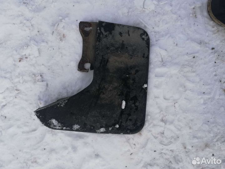 Брызговик Нива Шевроле