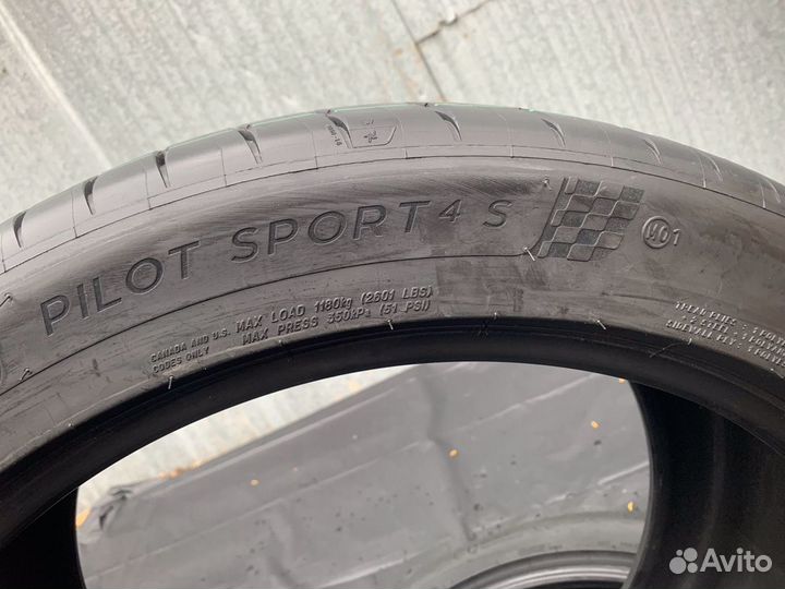 Michelin Pilot Sport 4 S 285/40 R22 и 325/35 R22