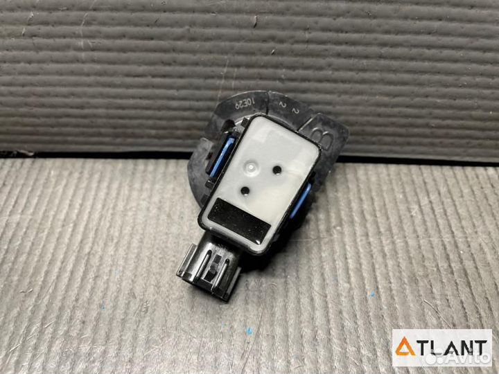 Датчик парктроника toyota sienta