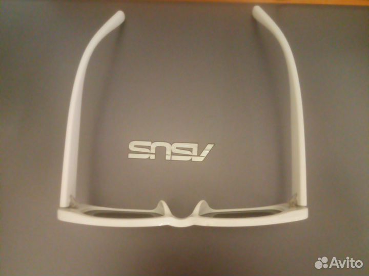 Солнцезащитные очки женские брендовые