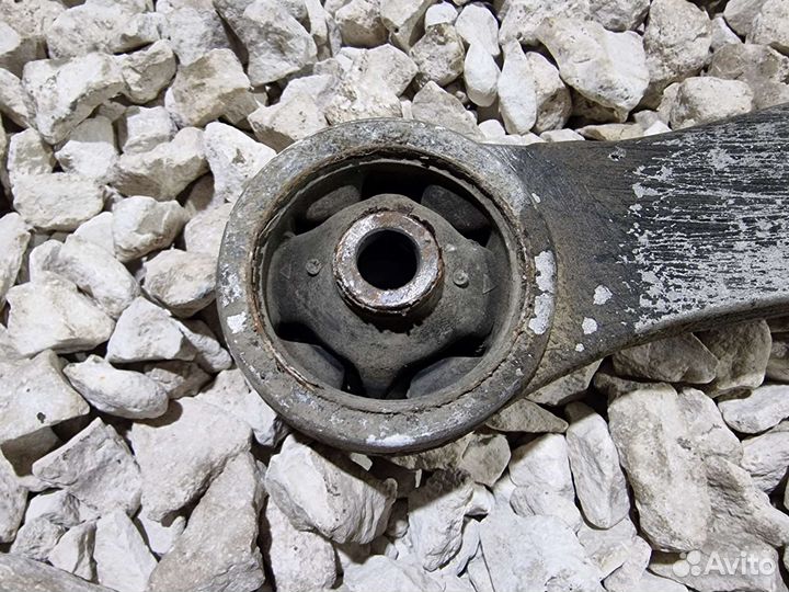 Кронштейн заднего редуктора Паджеро 4