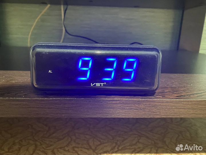 Часы будильник