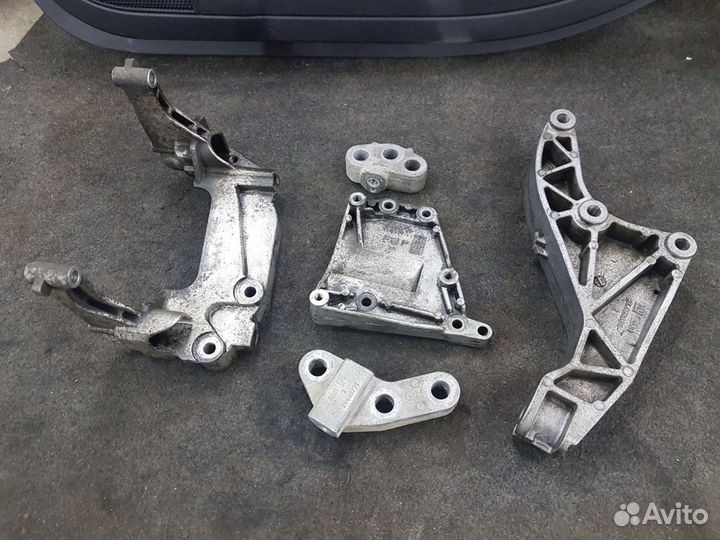 Кронштейн двигателя, коробки z13dth opel astra h