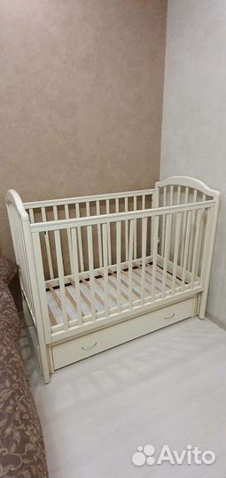 Кроватка детская с маятником и ящиком Baby Luce