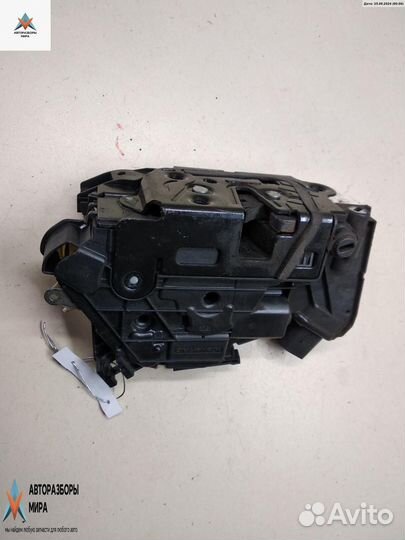 Замок двери задней левой Skoda Superb 2 2012