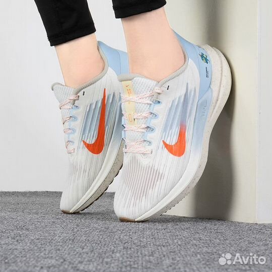 Кроссовки Nike