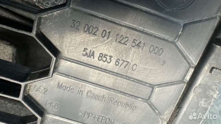 Заглушка (решетка) в бампер передний, Skoda Rapid