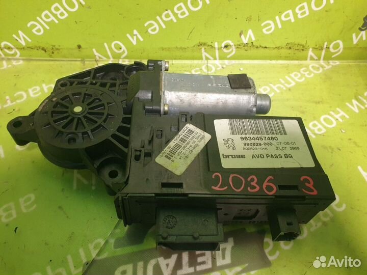 Моторчик стеклоподъемника передний правый Peugeot