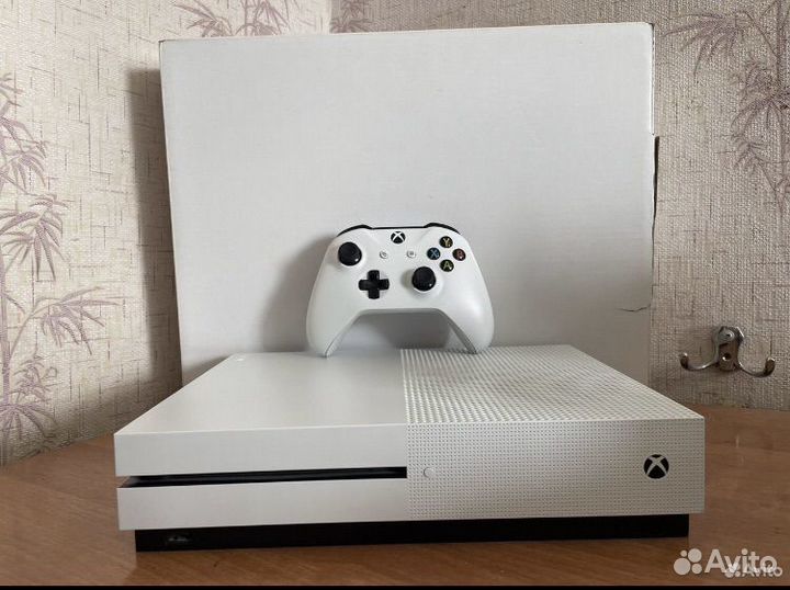 Xbox One s 1tb с играми