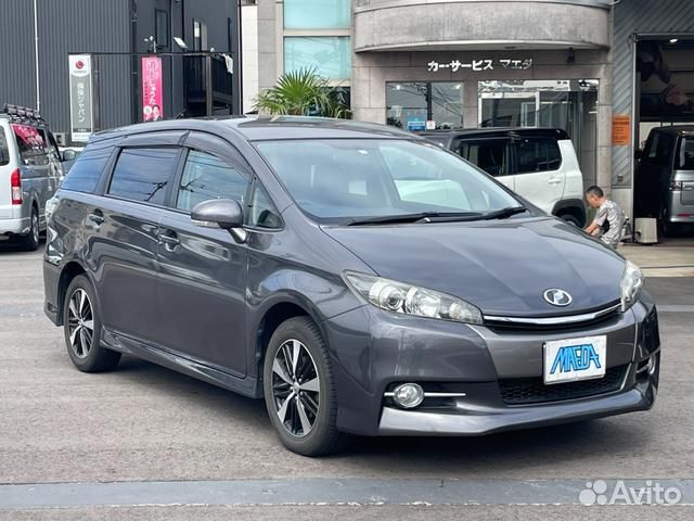 Toyota Wish 1.8 CVT, 2013, 72 554 км